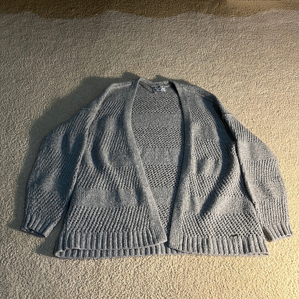 Hollister grey knit open cardigan/sweater, size small
